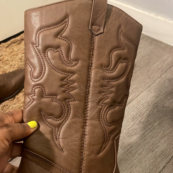 Cowgirl boots size 9 from soda - Picture 4 of 7